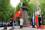2025-05-07-politika-miting-vozlozhenie-s-petrishenko-miczevich-10-kopiya